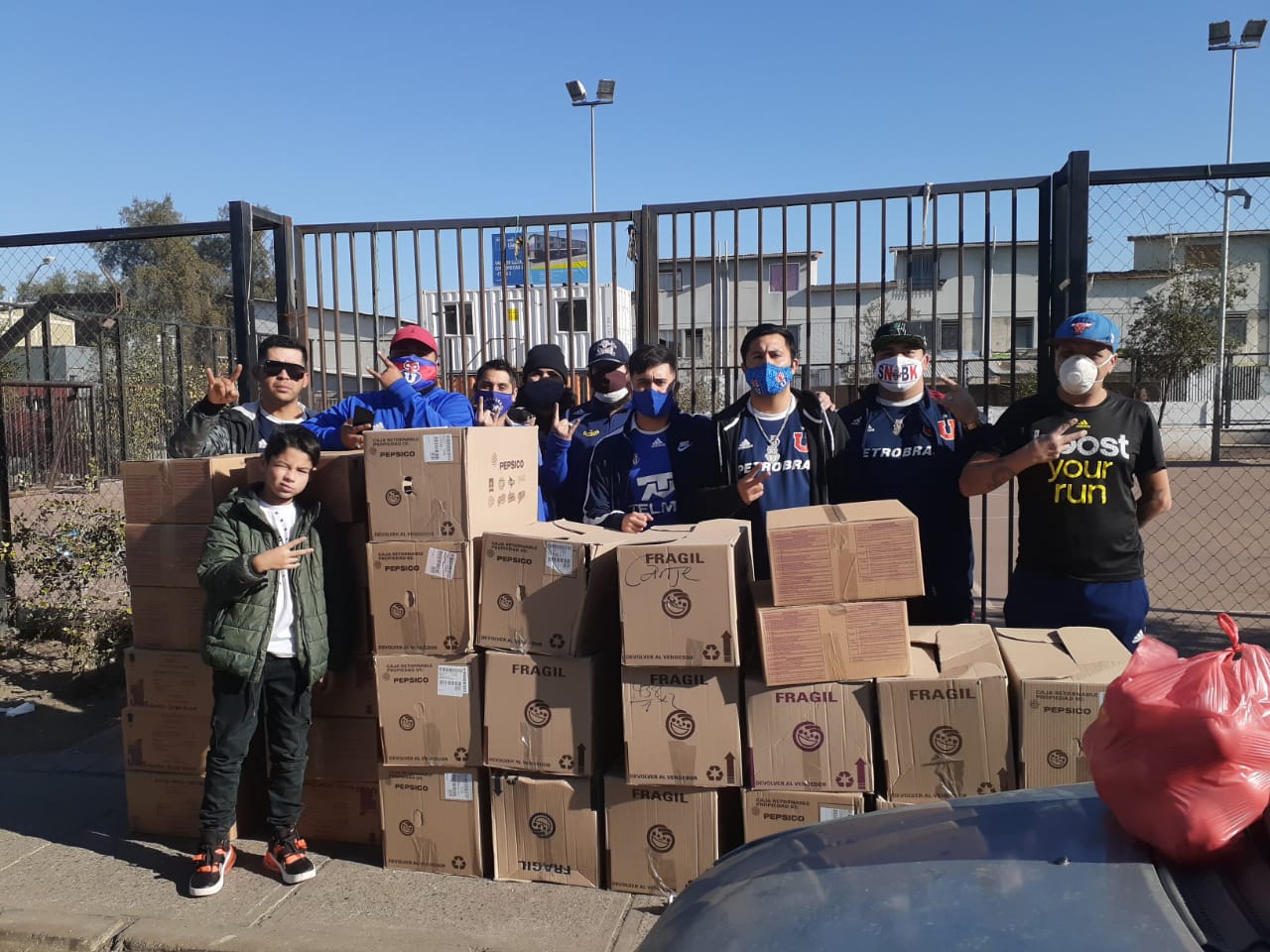 Los de Abajo ayudan al pueblo